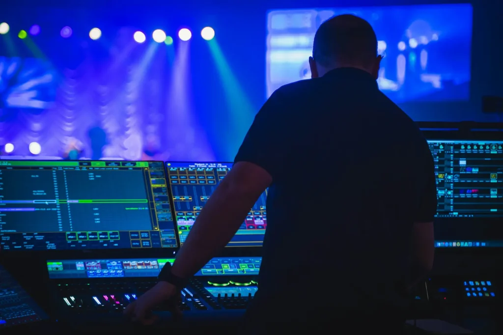 Rob simmons yYhhfatNw unsplash — Soundwaves Productions